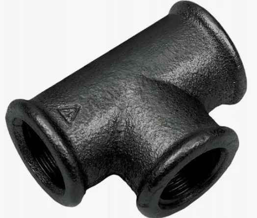 czarny trójnik.png
